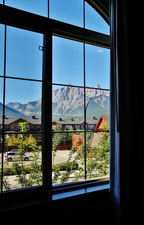Mystic Springs Chalets & Hot Pools Canmore Extérieur photo