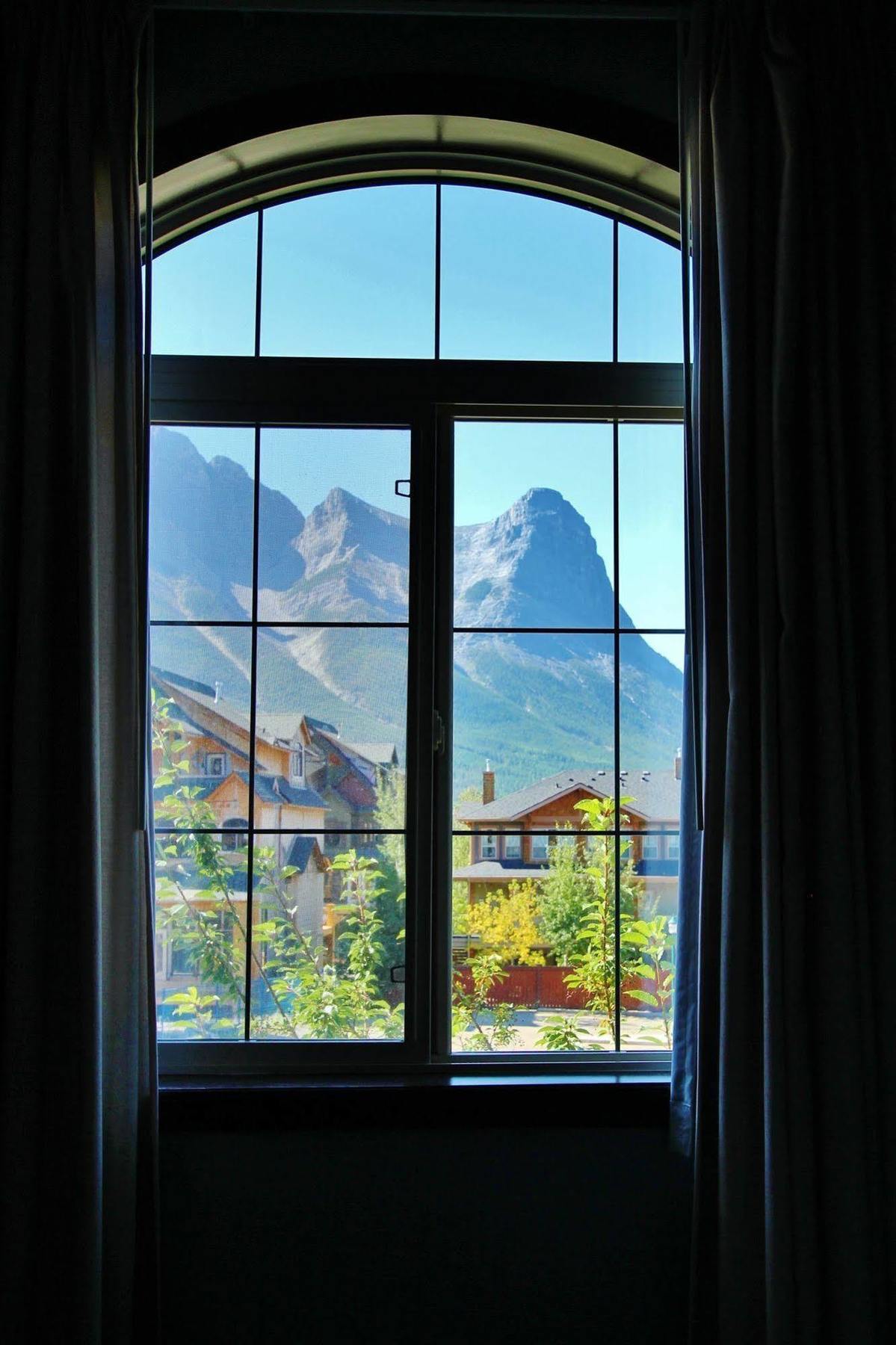Mystic Springs Chalets & Hot Pools Canmore Extérieur photo