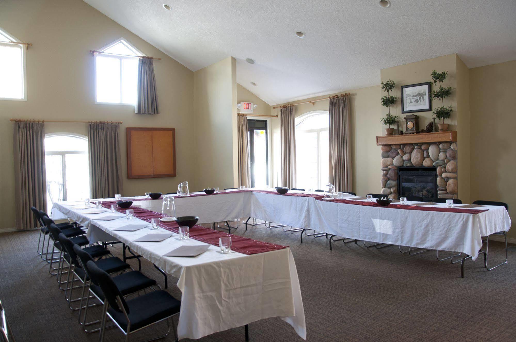 Mystic Springs Chalets & Hot Pools Canmore Extérieur photo