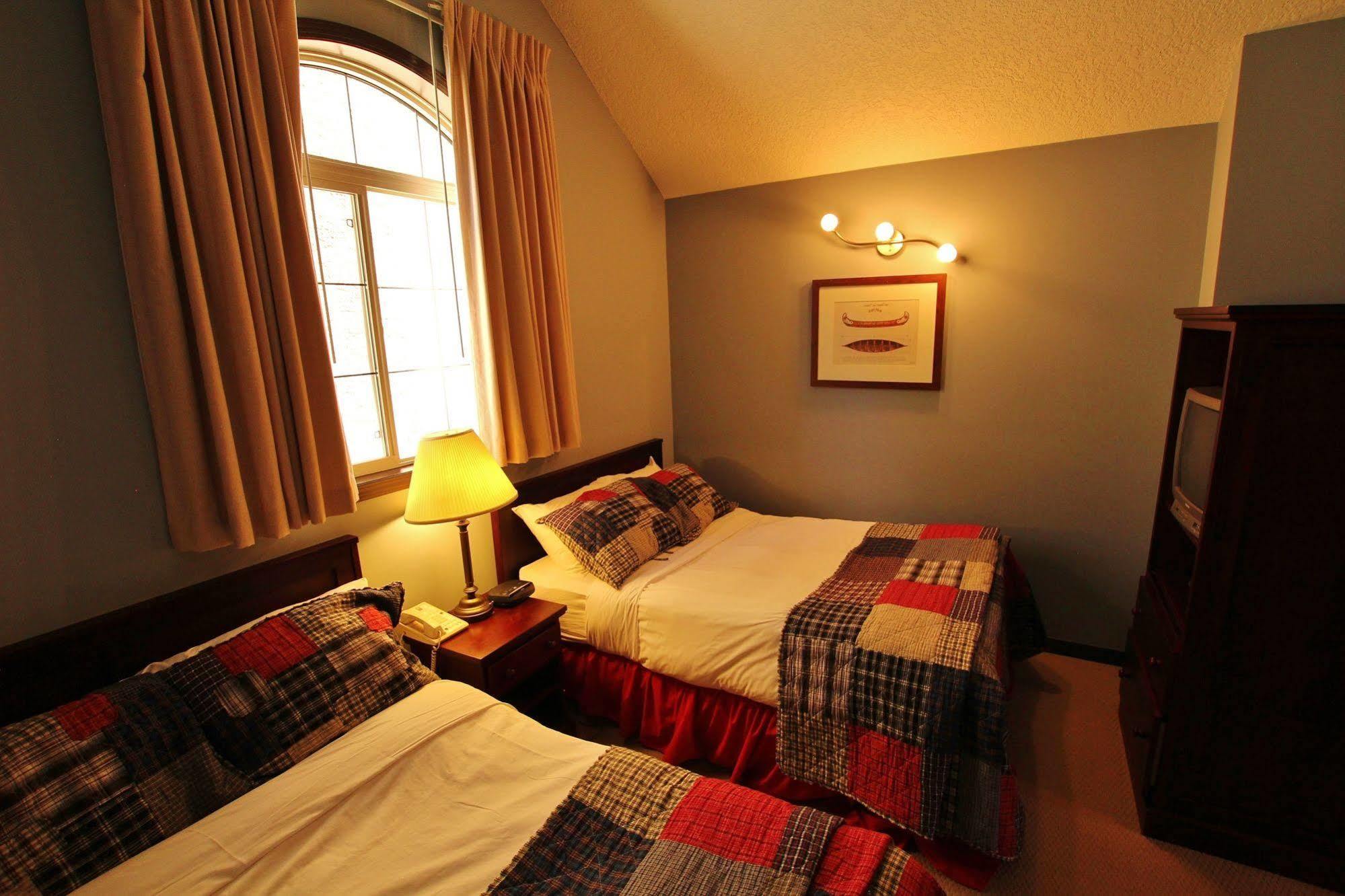 Mystic Springs Chalets & Hot Pools Canmore Extérieur photo